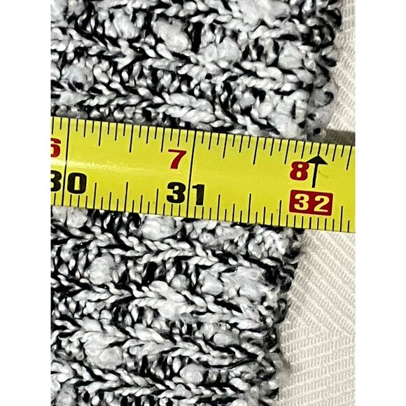 Maurices Black & White Pullover Sweater Size 2 Round Neck Long Sleeve Lace Trim - Picture 4 of 9